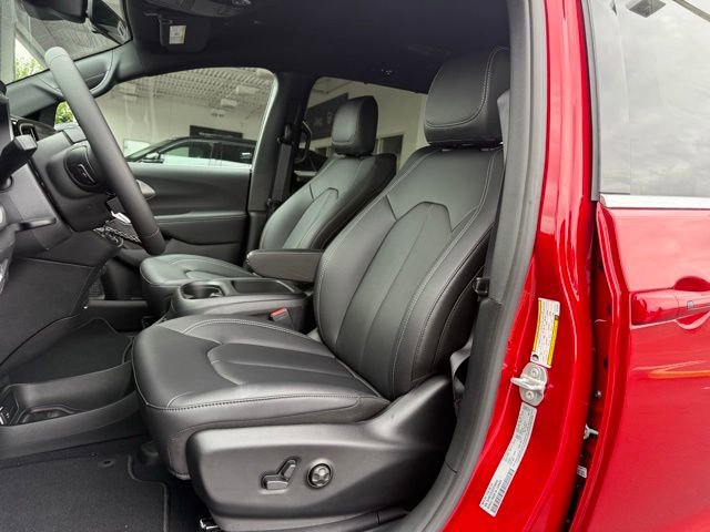 New 2026 Chrysler Voyager LX image 15