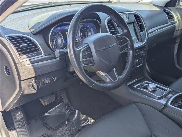 Used 2020 Chrysler 300 Touring w/ Chrome Appearance Package RWD image 10