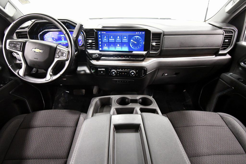 Used 2024 Chevrolet Silverado 2500 LT w/ Convenience Package AWD/4WD image 3