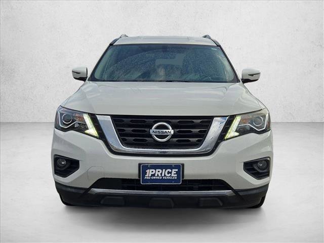 Used 2018 Nissan Pathfinder SV image 2