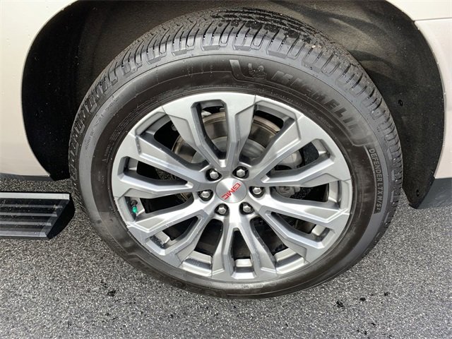 Used 2021 GMC Yukon XL Denali w/ Denali Premium Package image 36