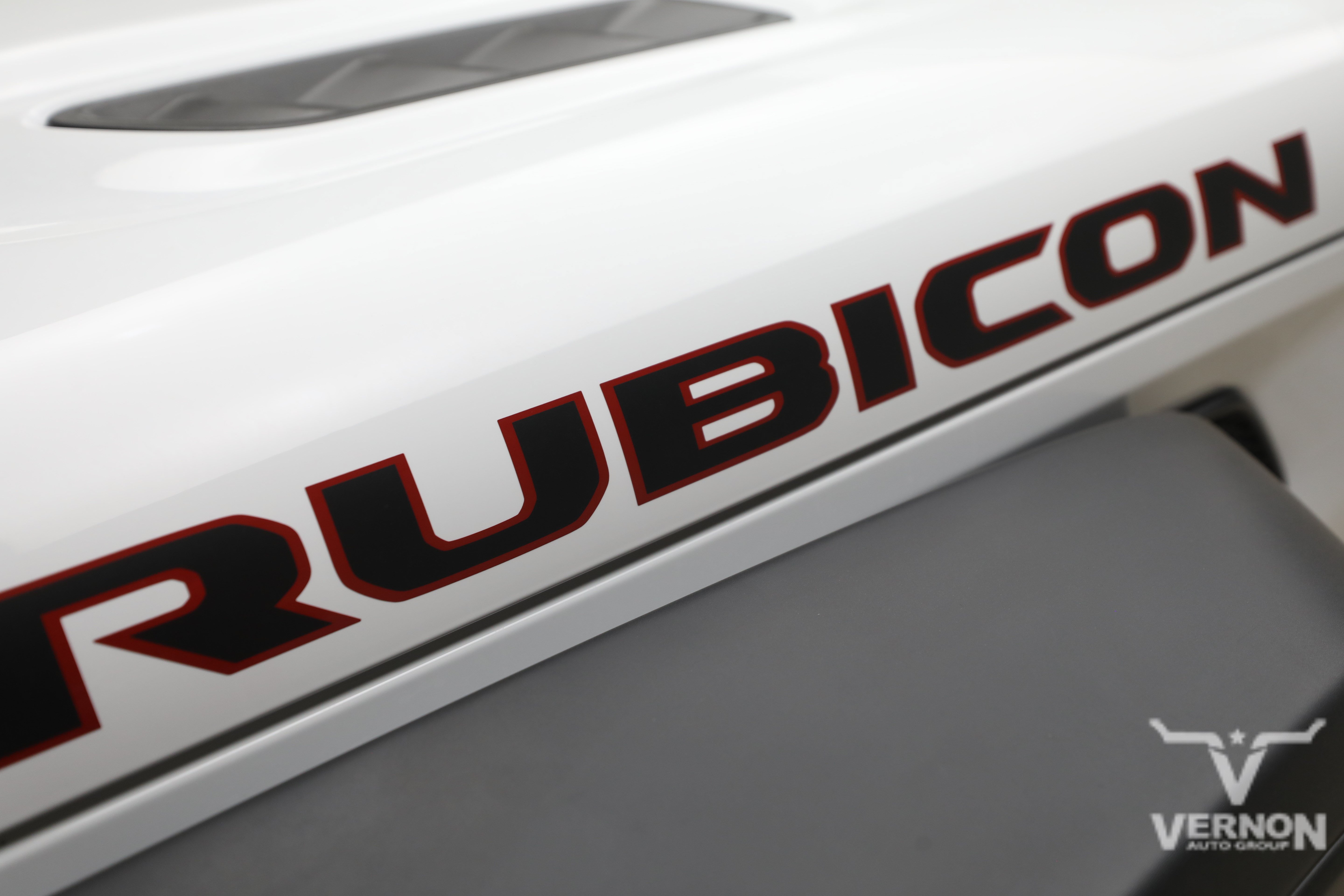 Used 2023 Jeep Gladiator Rubicon w/ LED Lighting Group AWD/4WD image 11
