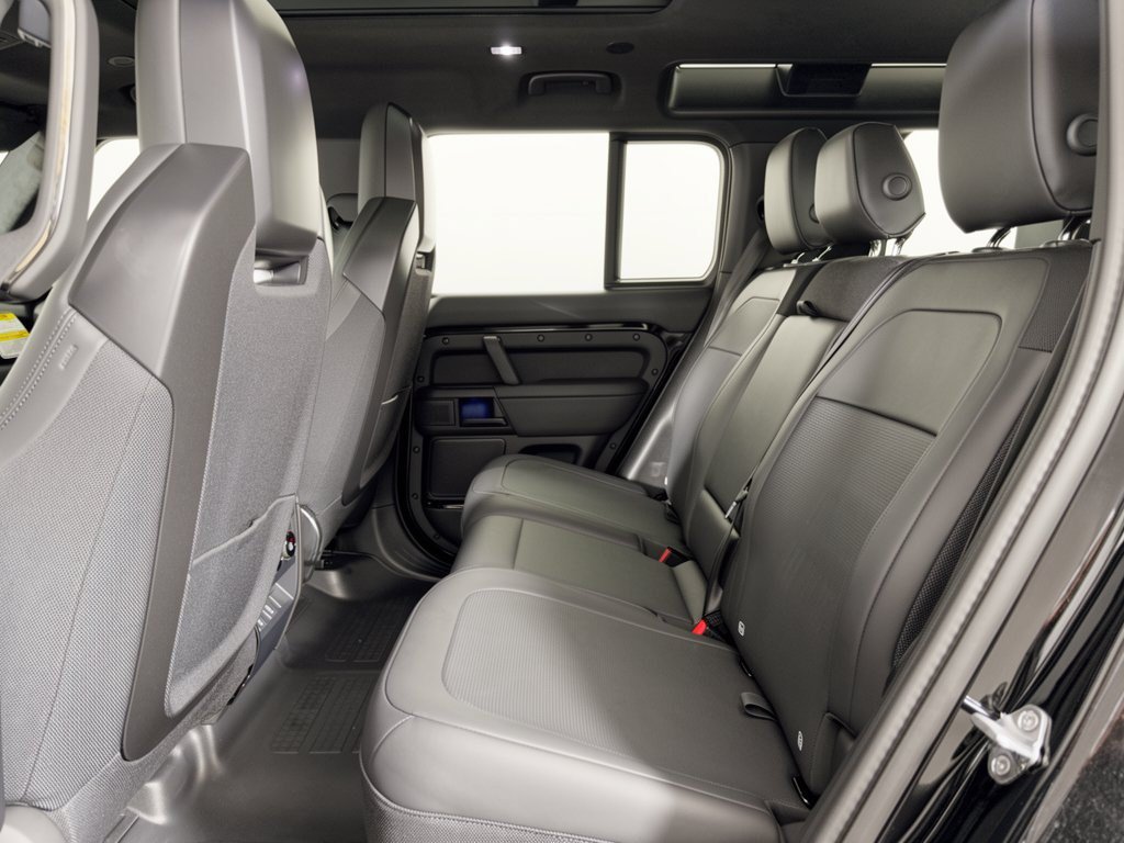 New 2026 Land Rover Defender 110 OCTA AWD/4WD image 25