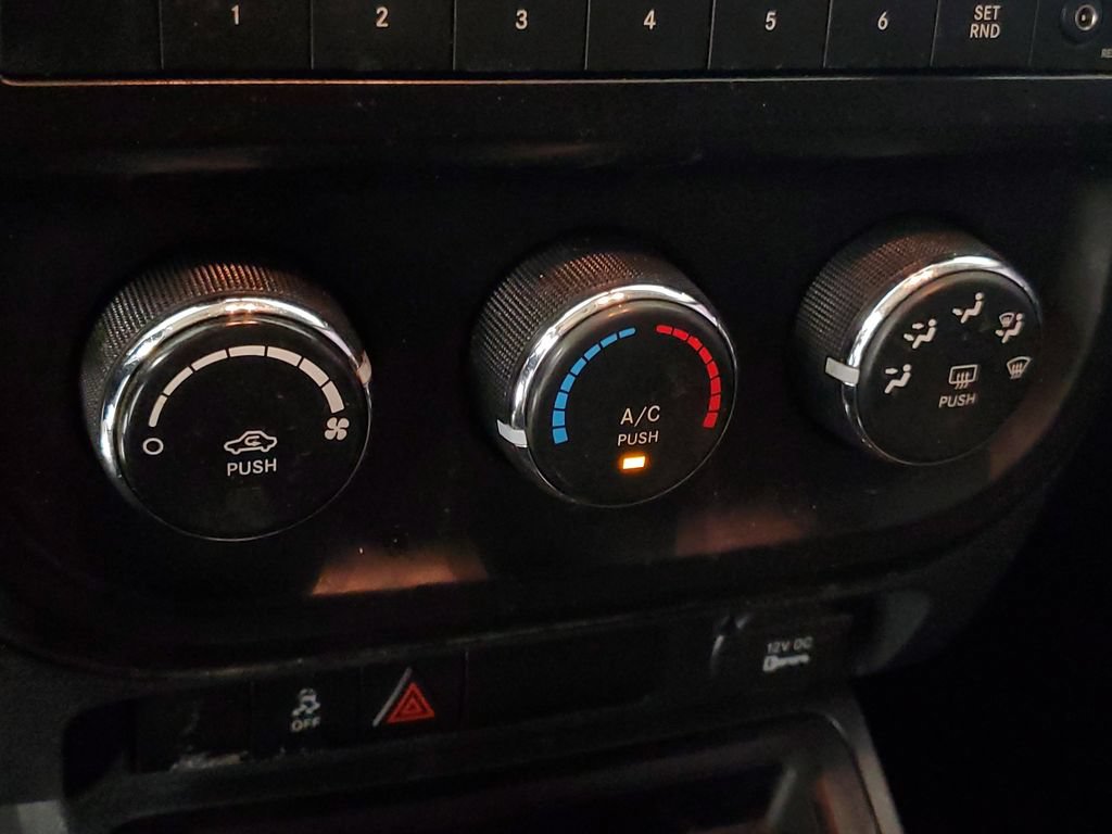 Used 2014 Jeep Compass Sport FWD image 19