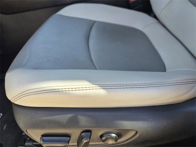 Used 2023 Toyota RAV4 XLE Premium image 18