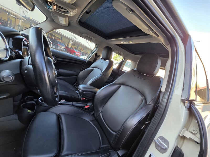 Used 2016 MINI Cooper 4-Door Hardtop FWD image 13