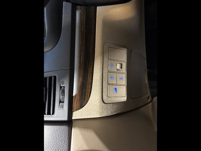 Used 2012 Hyundai Santa Fe GLS image 16