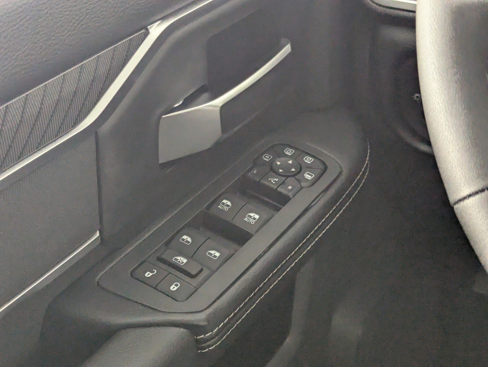 New 2026 RAM 2500 Big Horn AWD/4WD image 18