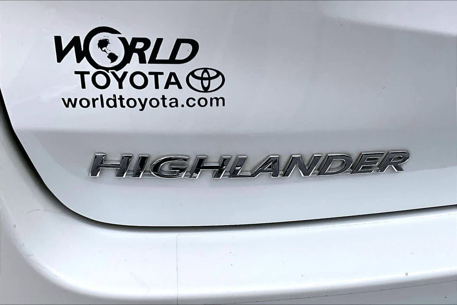 Used 2017 Toyota Highlander XLE AWD/4WD image 30