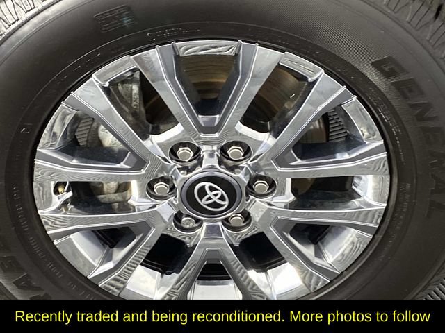 Used 2024 Toyota Tacoma Limited w/ Limited Package (LT) AWD/4WD image 31