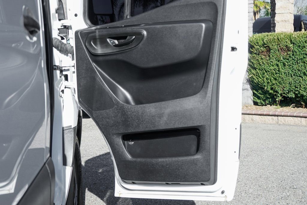 Used 2022 Mercedes-Benz Sprinter 1500 image 34