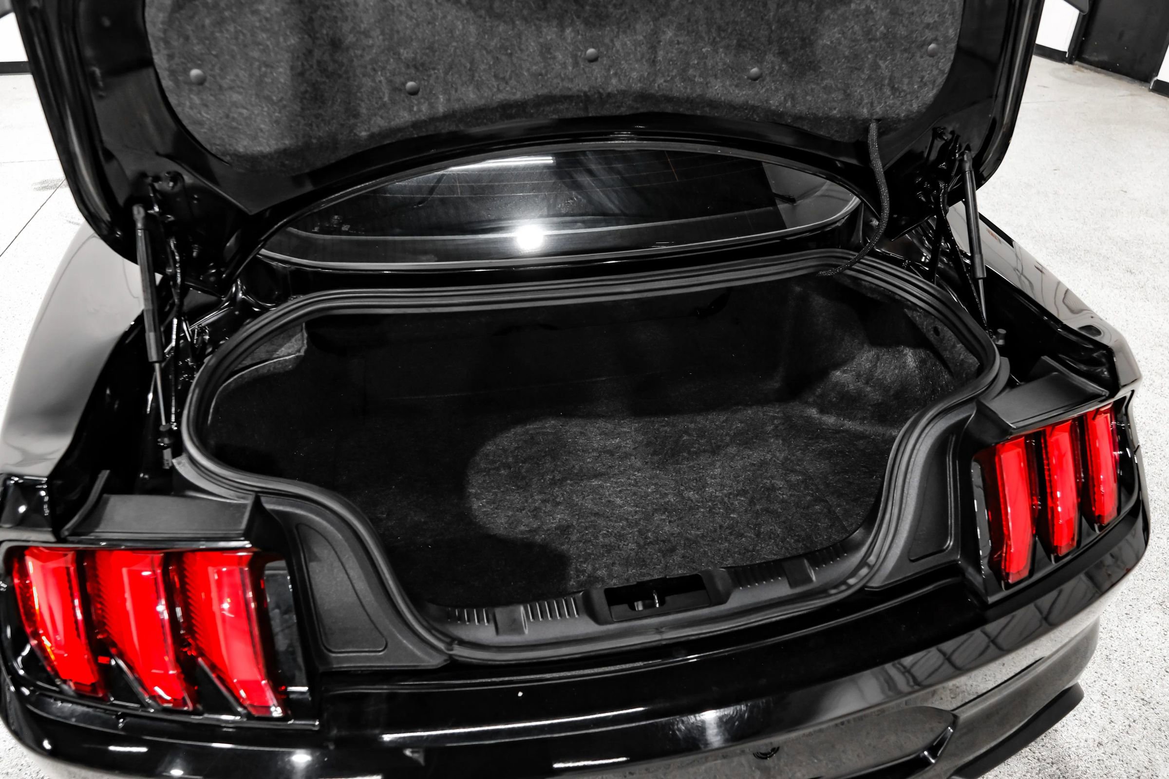 Used 2021 Ford Mustang Mach 1 w/ Mach 1 Handling Package RWD image 56