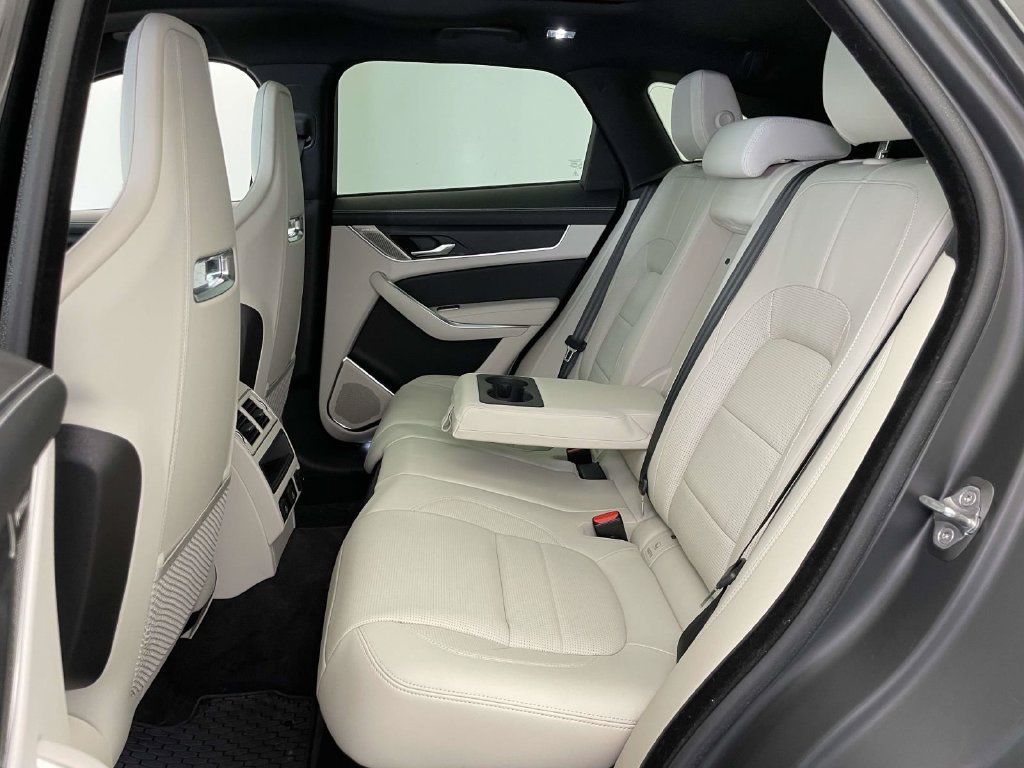 Used 2024 Jaguar F-PACE R-Dynamic S AWD/4WD image 15