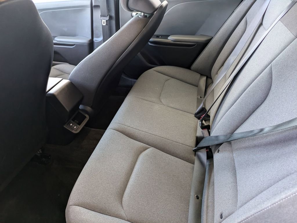 Used 2025 Kia K4 LXS image 27