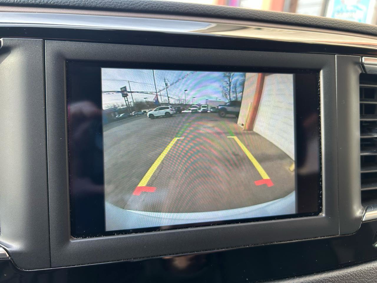 Used 2019 Chrysler Pacifica Touring Plus w/ Tire & Wheel Group image 14