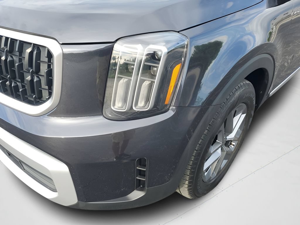 Used 2025 Kia Telluride LX FWD image 25