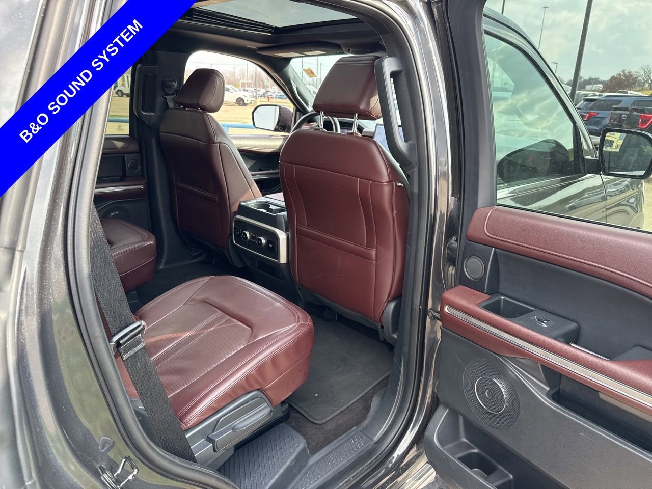 Used 2023 Ford Expedition Limited image 14