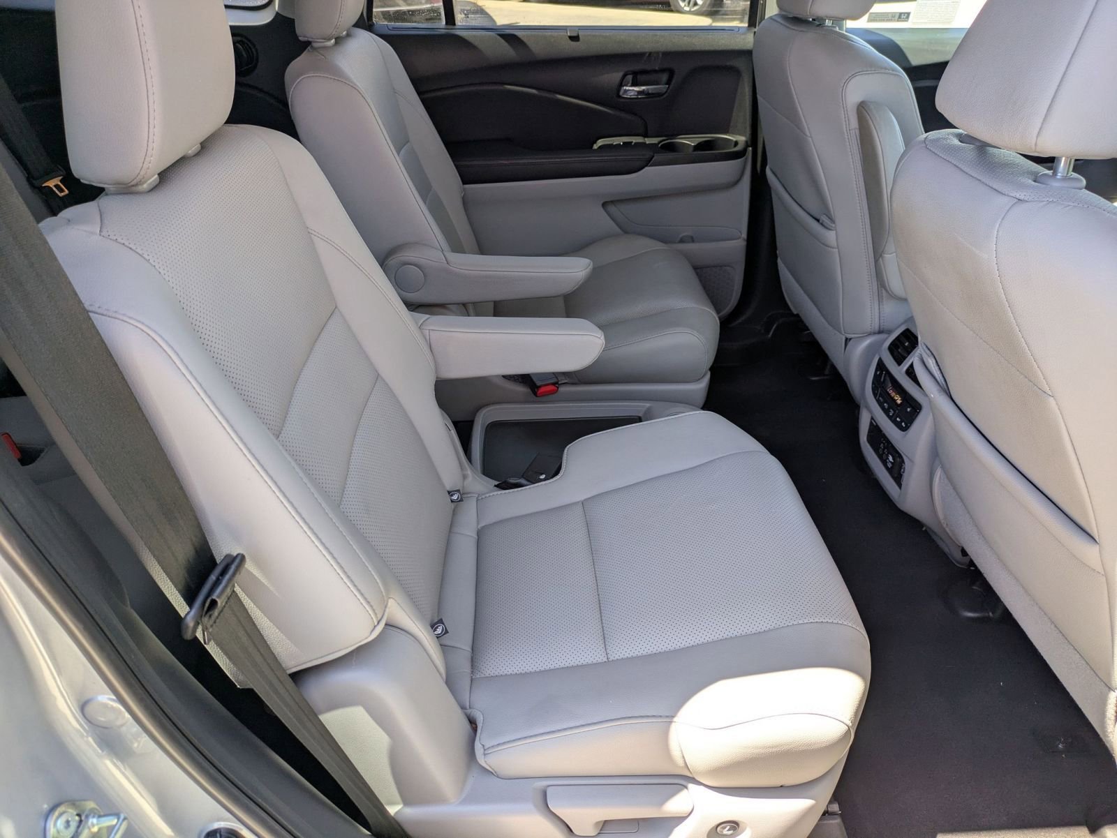 Used 2019 Honda Pilot Elite image 26