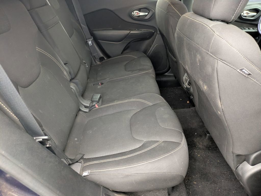 Used 2016 Jeep Cherokee Latitude w/ Cold Weather Group image 42