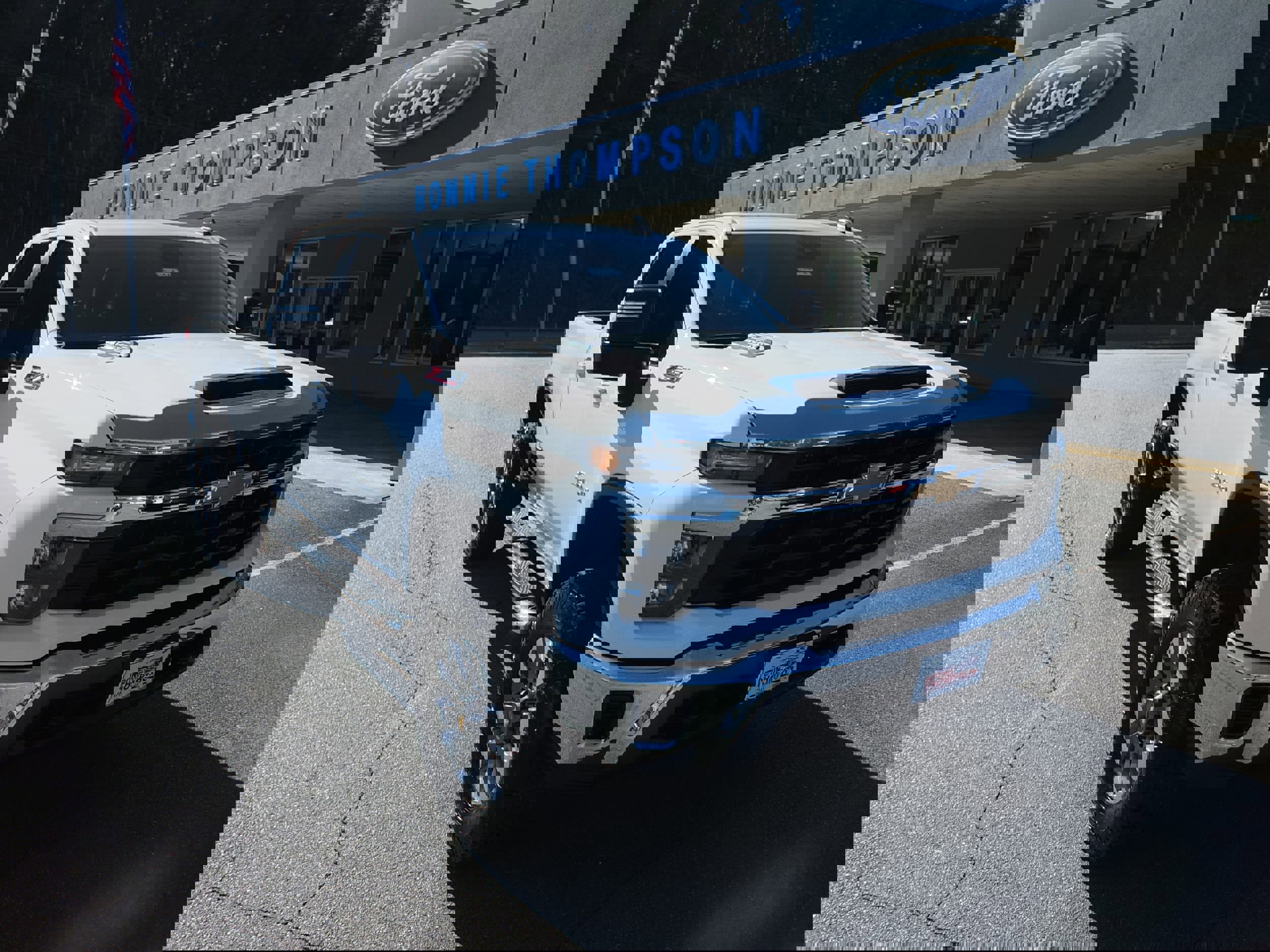 Used 2024 Chevrolet Silverado 2500 LT image 1