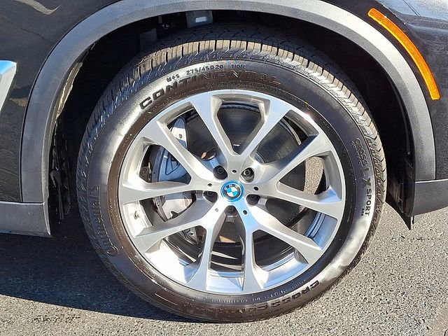 Used 2025 BMW X5 xDrive50e w/ Climate Comfort Package image 8