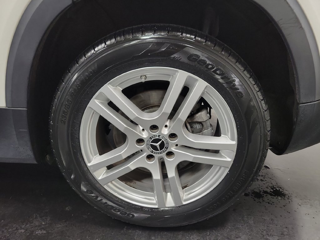 Used 2022 Mercedes-Benz GLB 250 4MATIC image 10