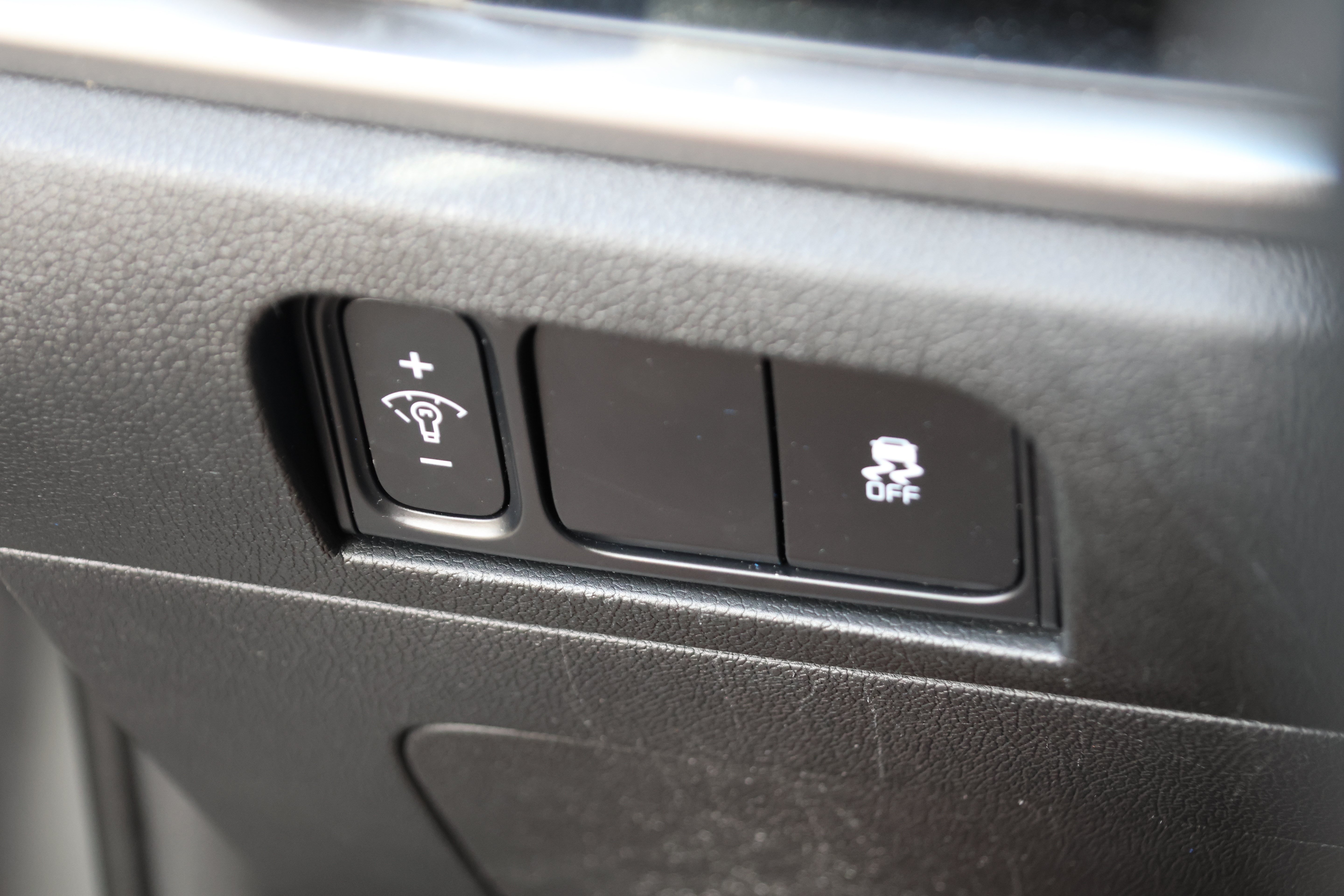Used 2025 Kia Sorento S w/ Panoramic Sunroof Package FWD image 14