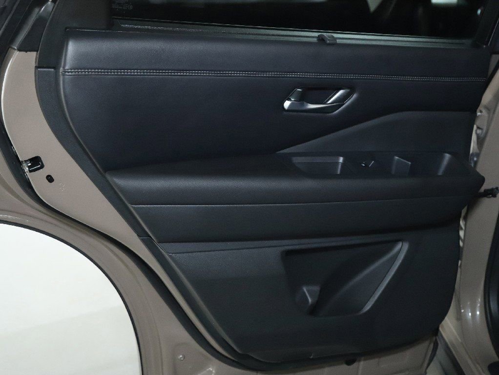 Certified 2024 Nissan Pathfinder Platinum image 15