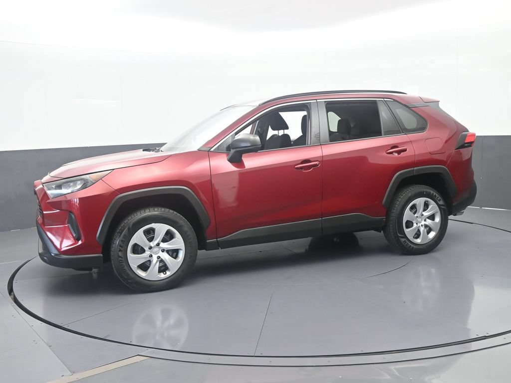 Used 2021 Toyota RAV4 LE FWD image 2