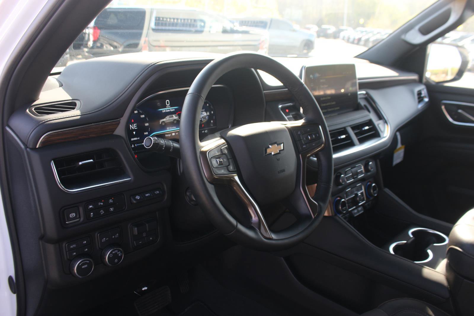 Used 2024 Chevrolet Tahoe High Country w/ Premium Package AWD/4WD image 14