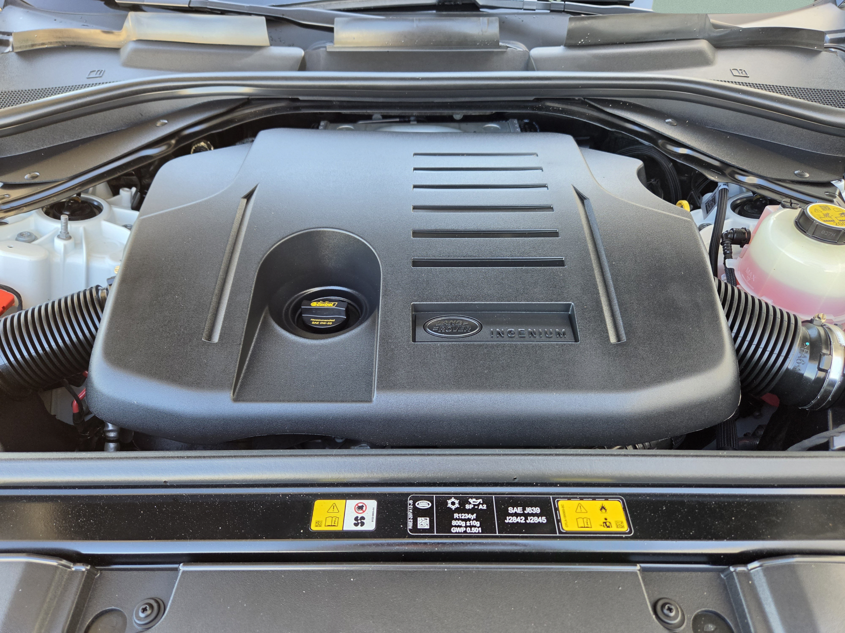 Certified 2025 Land Rover Range Rover SE AWD/4WD image 27