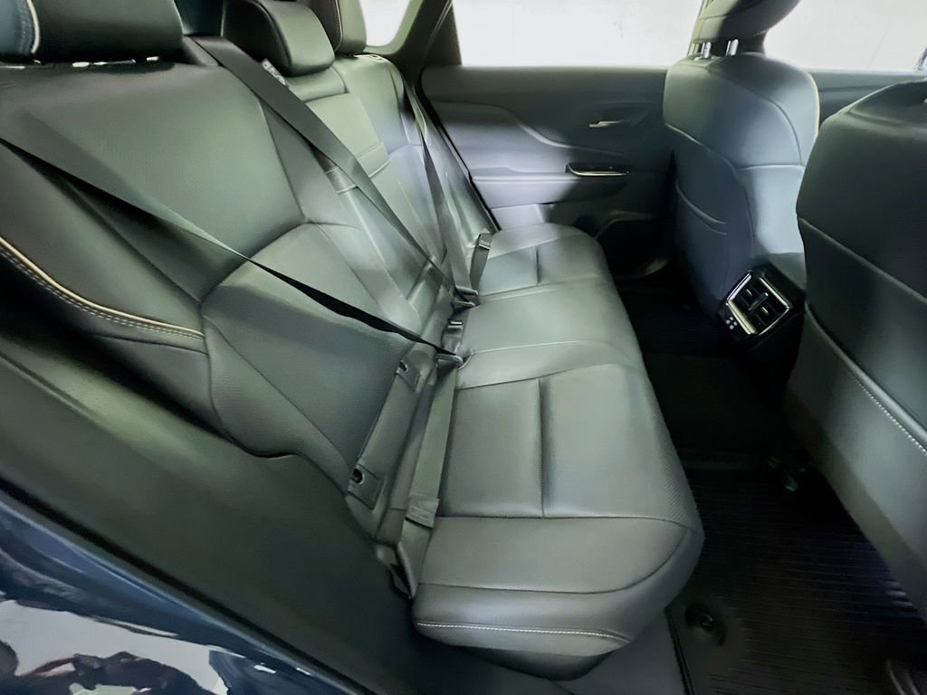 Certified 2025 Toyota Crown Signia image 23