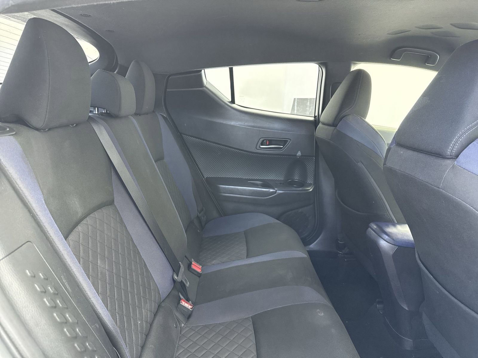 Used 2021 Toyota C-HR XLE image 36