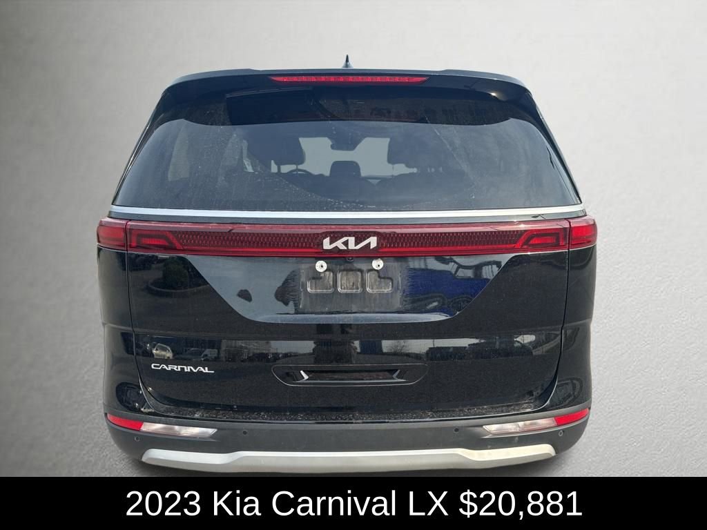 Used 2023 Kia Carnival LX image 4