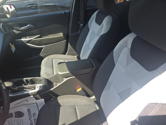 New 2026 Chevrolet Trax LS image 7