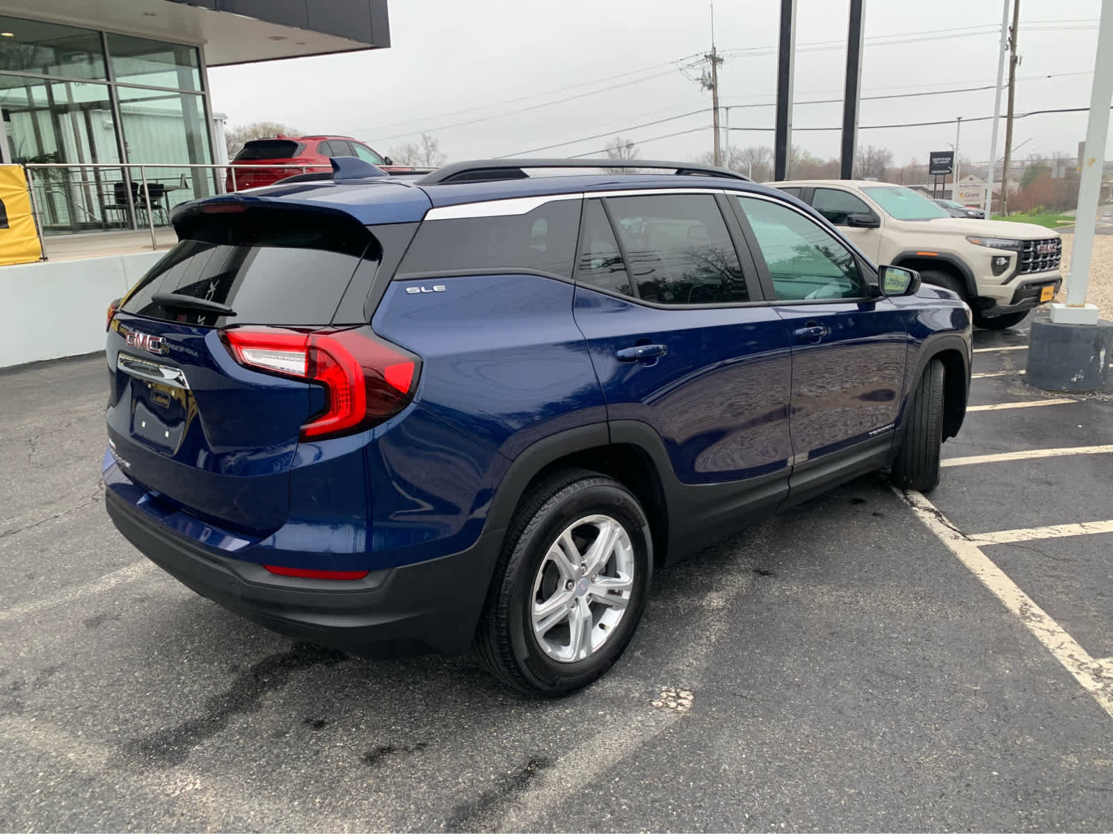 Used 2022 GMC Terrain SLE w/ Driver Convenience Package image 7