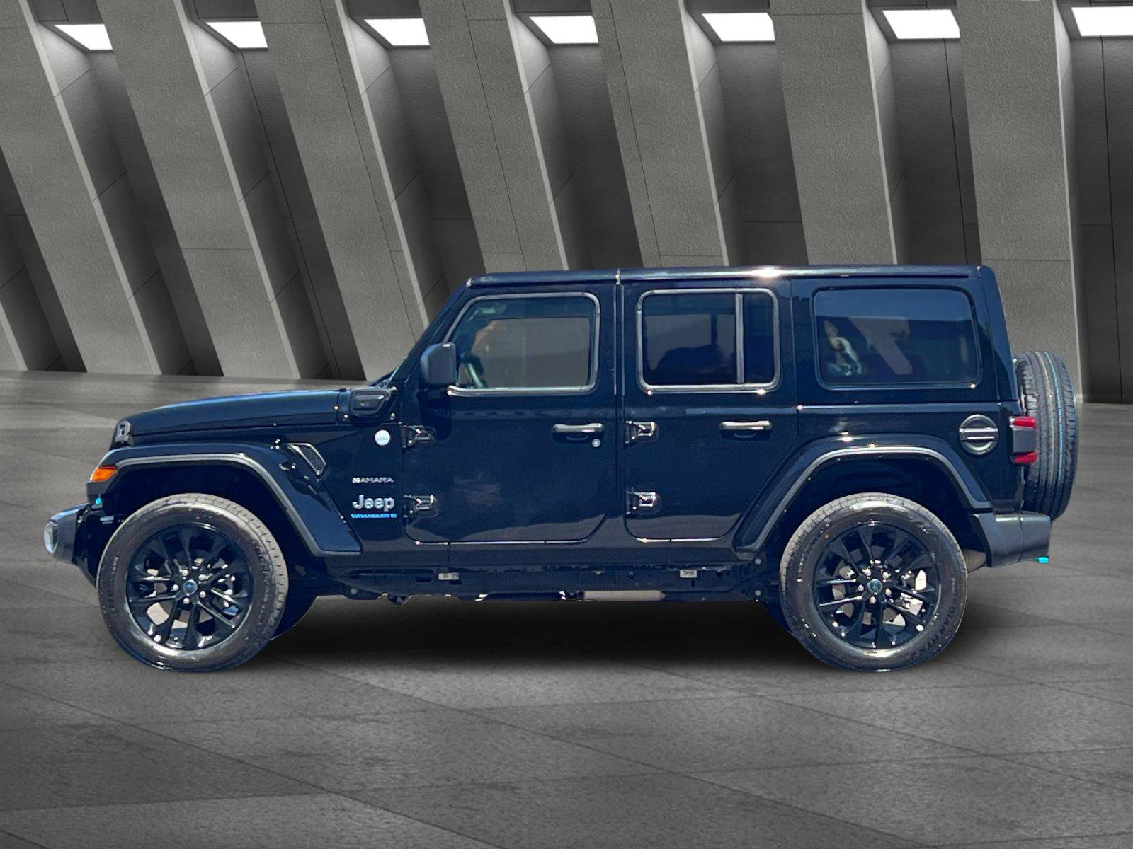 Used 2024 Jeep Wrangler Unlimited Sahara AWD/4WD image 7