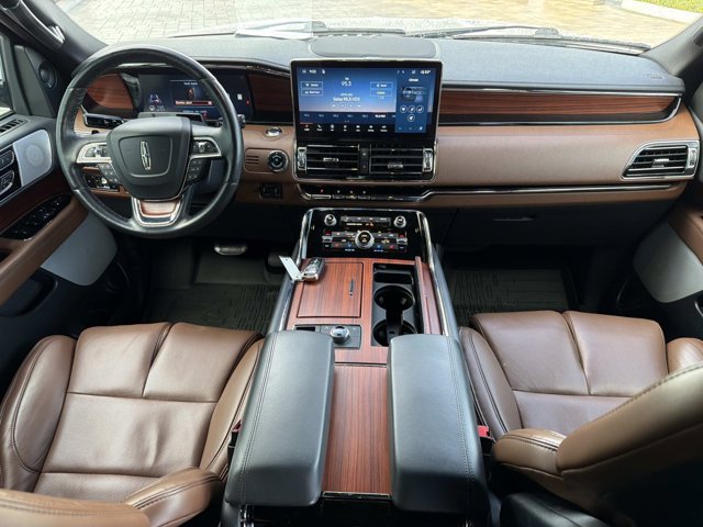 Certified 2024 Lincoln Navigator Reserve AWD/4WD image 25