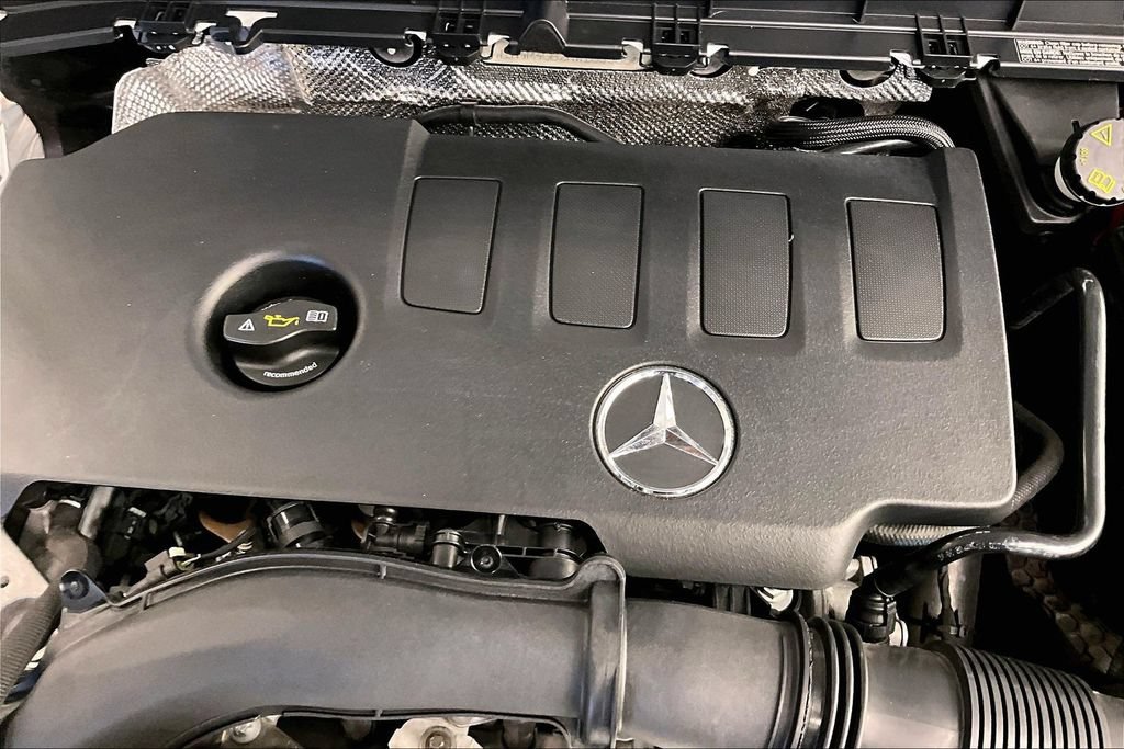 Used 2022 Mercedes-Benz GLB 250 image 31