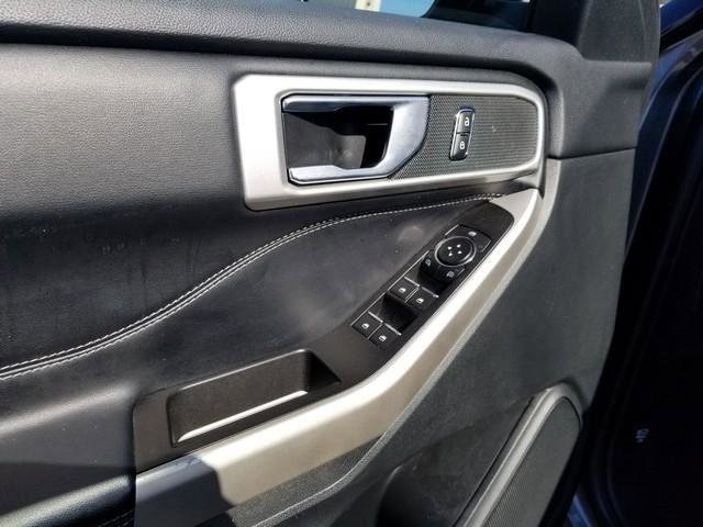 Used 2022 Ford Explorer XLT w/ Equipment Group 202A image 11