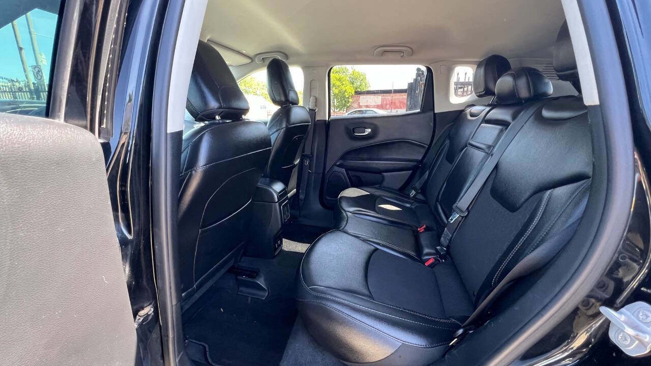 Used 2019 Jeep Compass Latitude AWD/4WD image 21