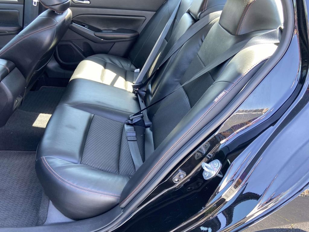 Used 2024 Nissan Altima 2.5 SR FWD image 14