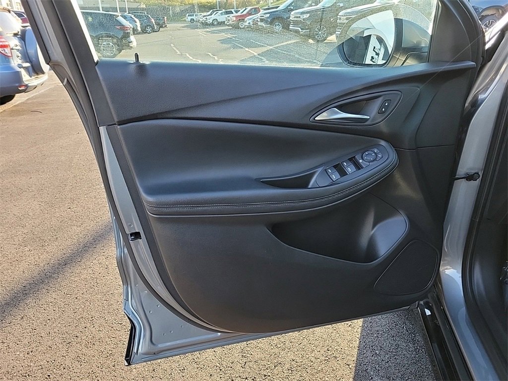 Used 2024 Buick Encore GX Sport Touring image 18