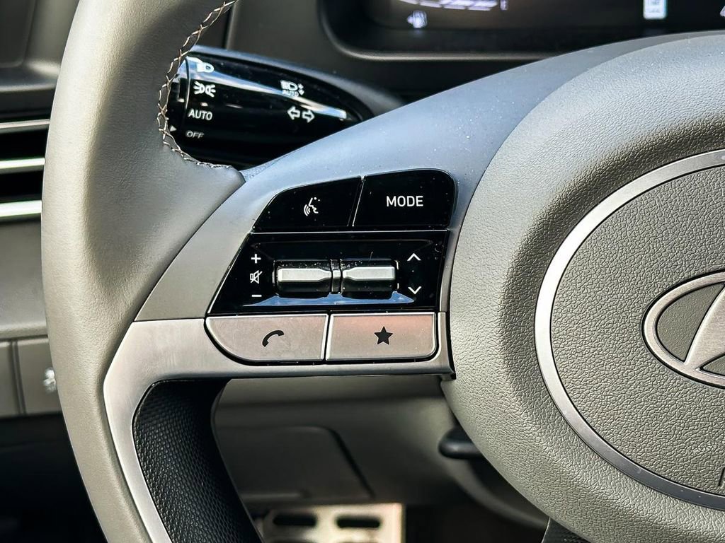 Used 2025 Hyundai Elantra Sport w/ Cargo Package image 22