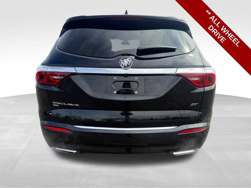 Used 2023 Buick Enclave Essence w/ Sport Touring Edition image 4