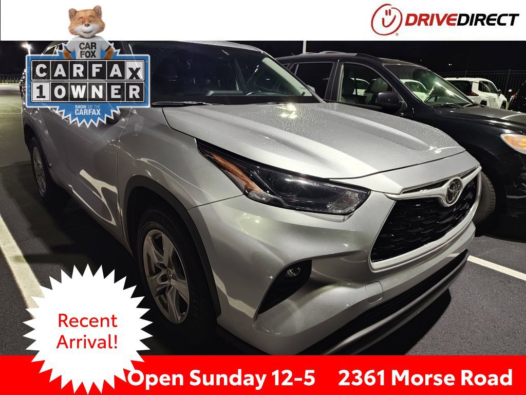 Used 2024 Toyota Highlander LE FWD image 1