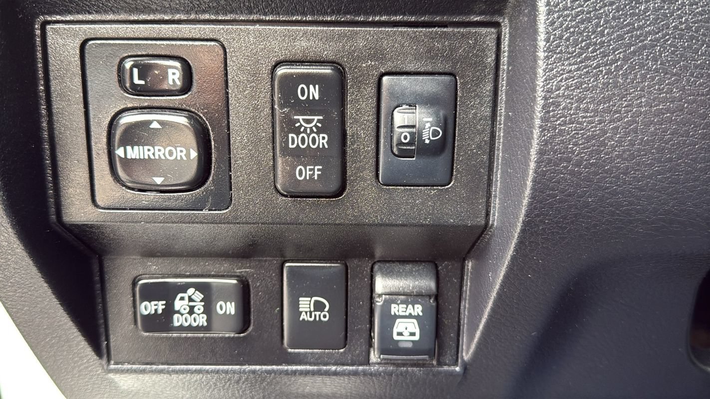 Used 2019 Toyota Tundra SR5 w/ TRD Off Road Package AWD/4WD image 28