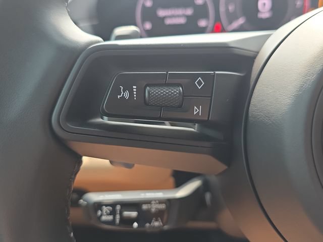 Used 2024 Porsche Cayenne AWD/4WD image 17