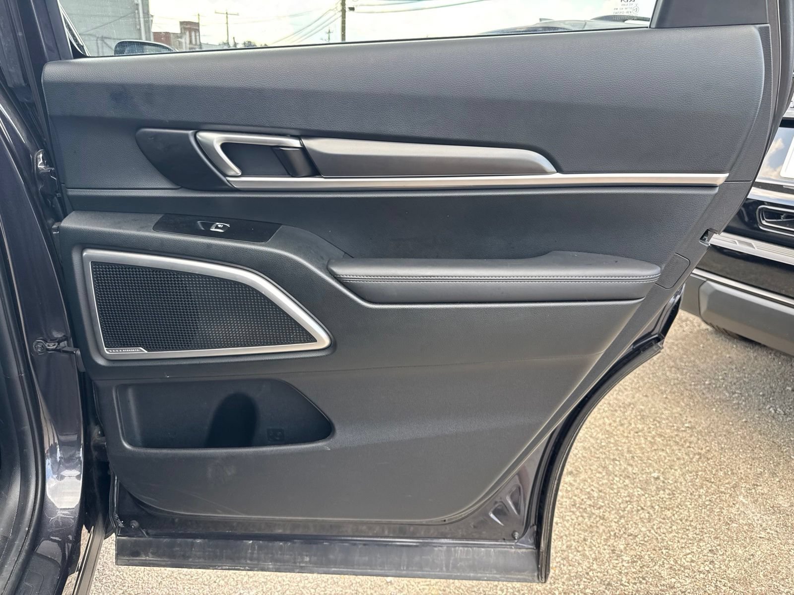 Used 2025 Kia Telluride S FWD image 26