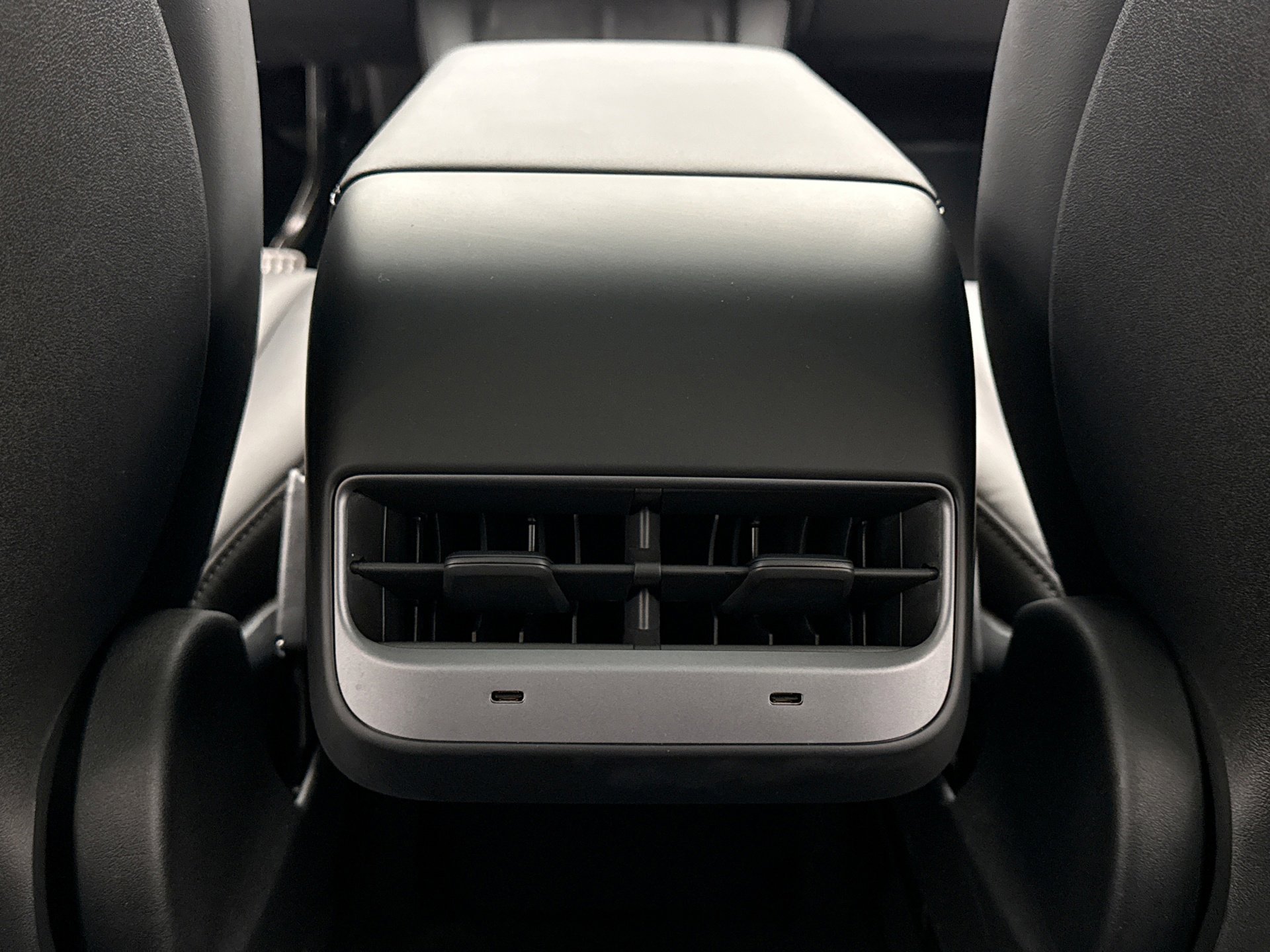 Used 2023 Tesla Model Y Long Range image 21